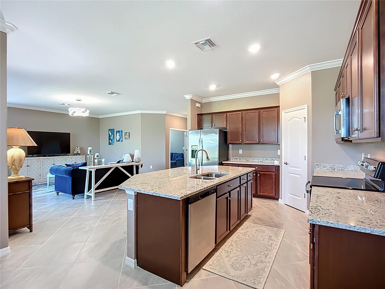 SARASOTA NATIONAL PH 13-B - Residential
