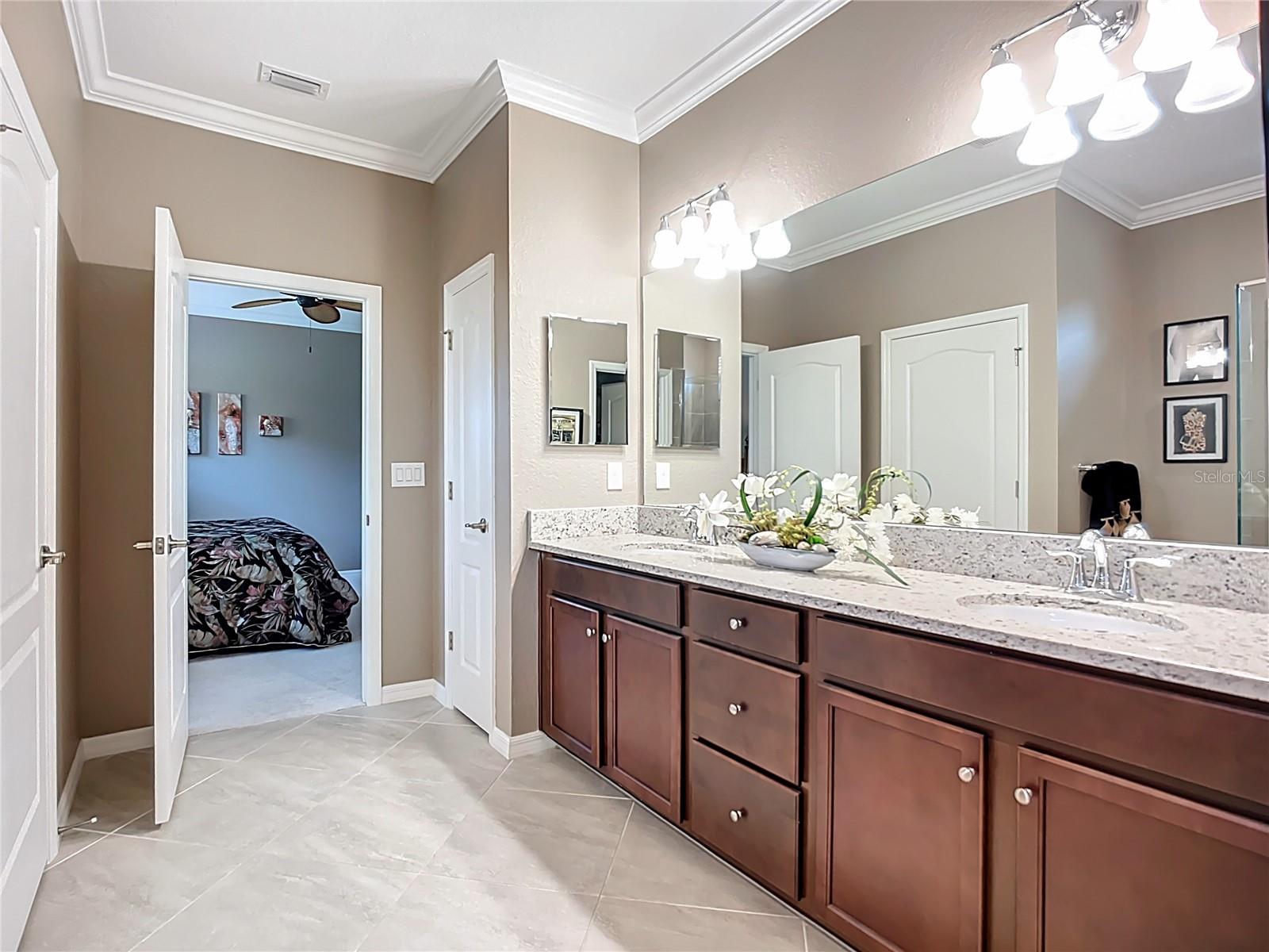 SARASOTA NATIONAL PH 13-B - Residential