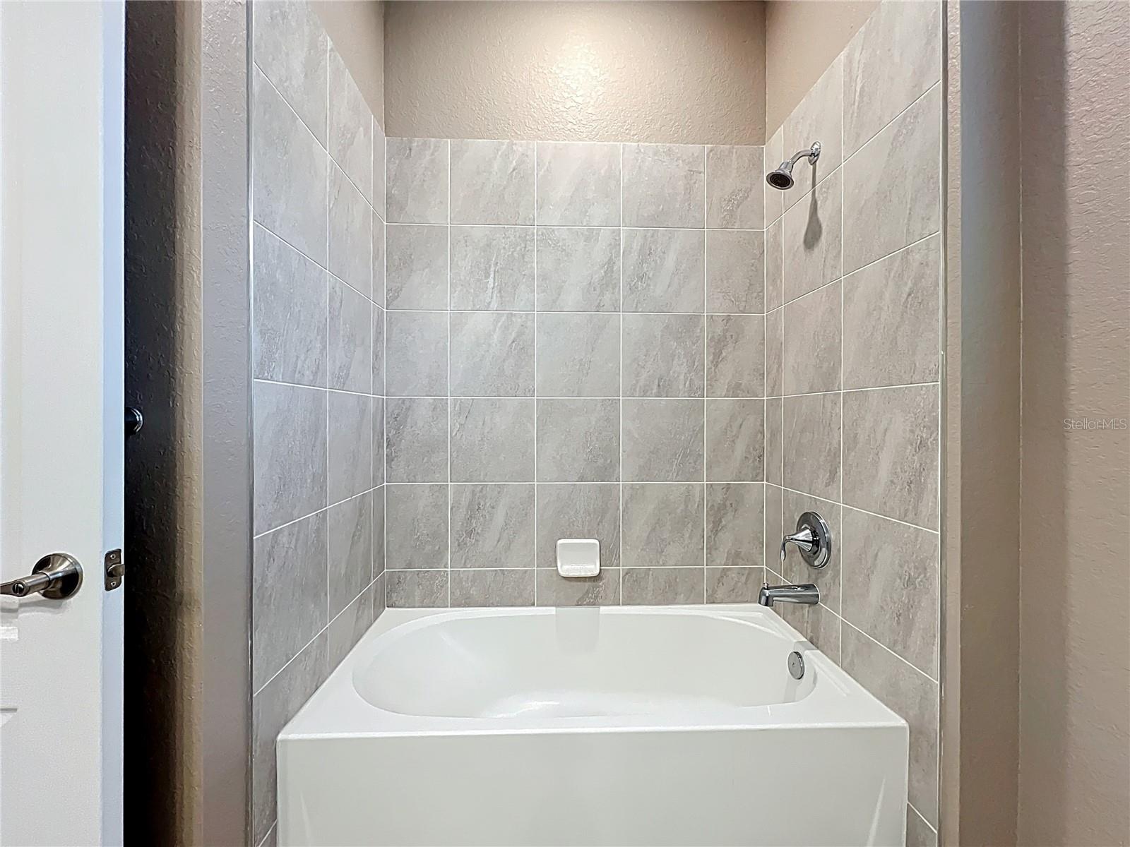 SARASOTA NATIONAL PH 13-B - Residential