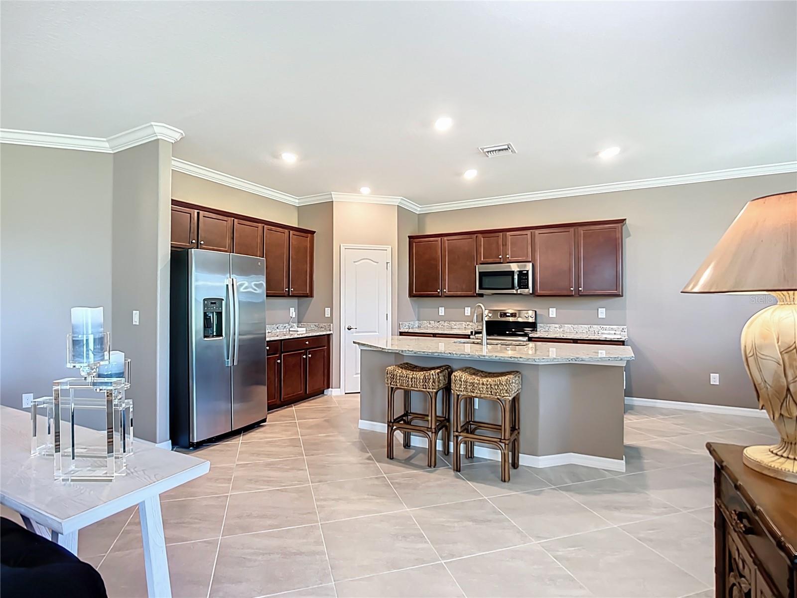 SARASOTA NATIONAL PH 13-B - Residential