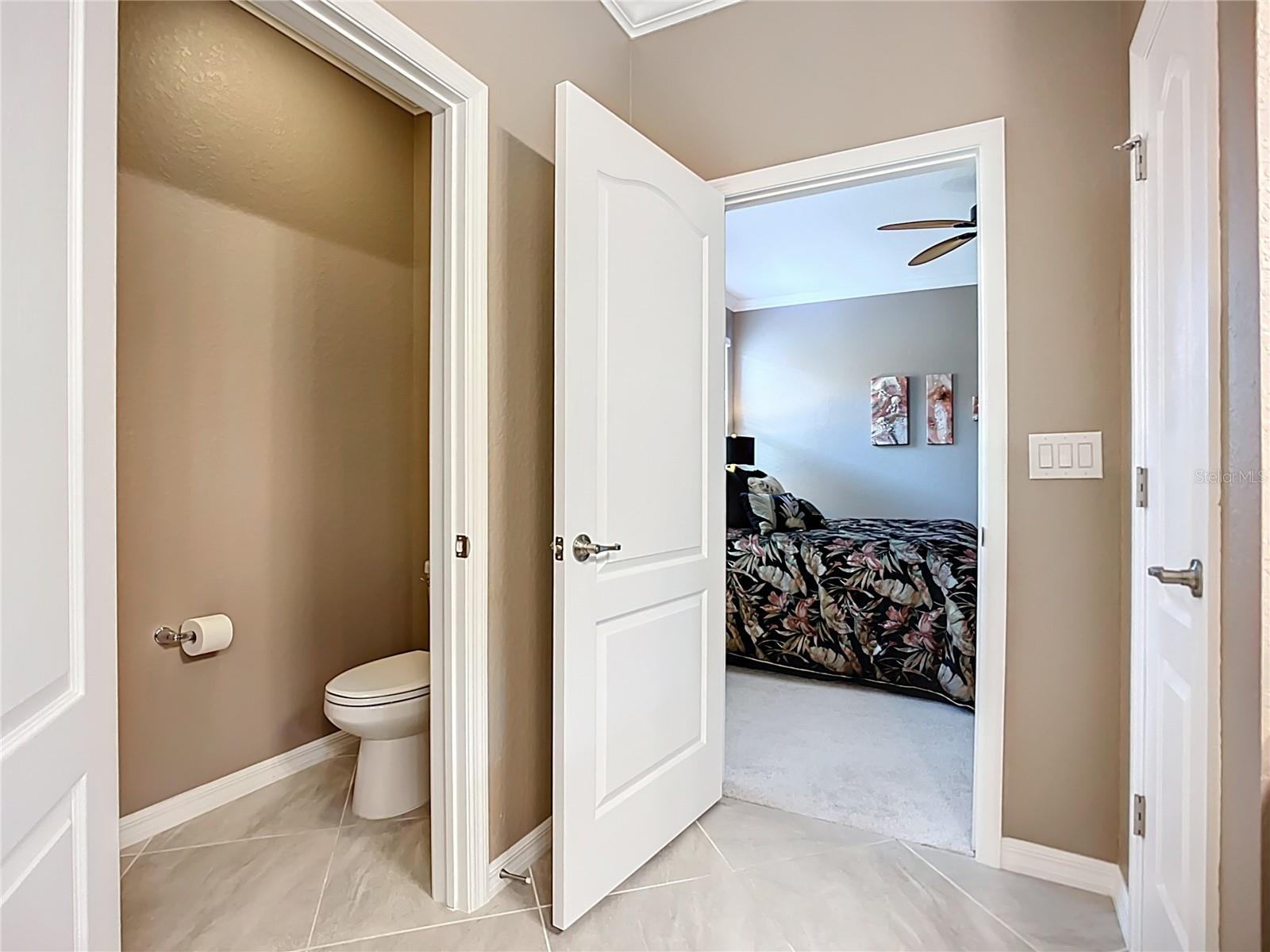 SARASOTA NATIONAL PH 13-B - Residential