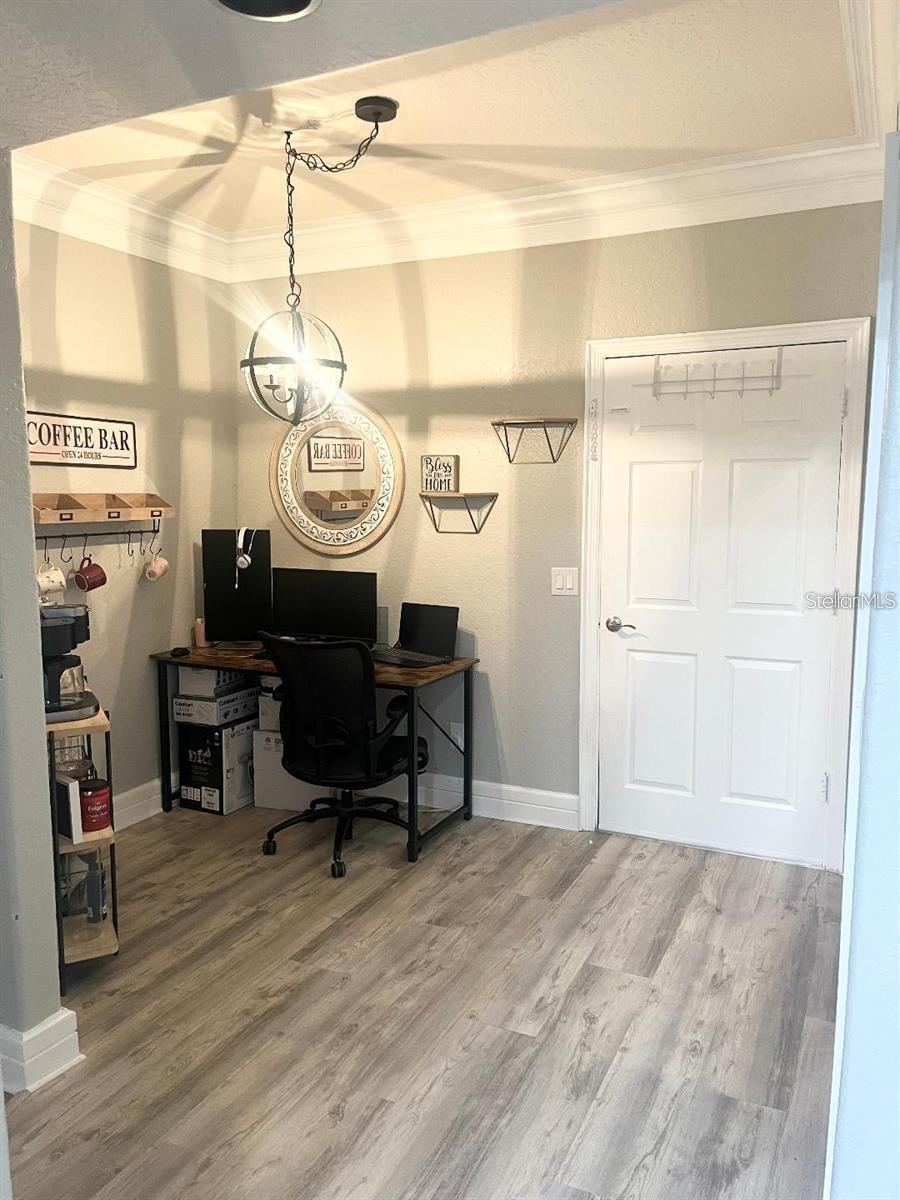 TIFFANY OAKS LAKESIDE CONDO - Residential