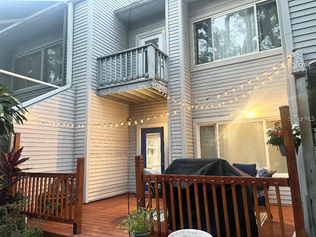 TIFFANY OAKS LAKESIDE CONDO - Residential