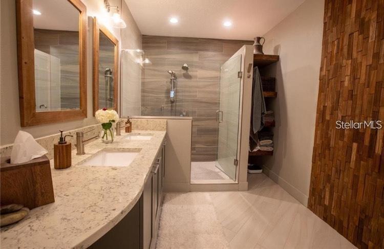 TIFFANY OAKS LAKESIDE CONDO - Residential