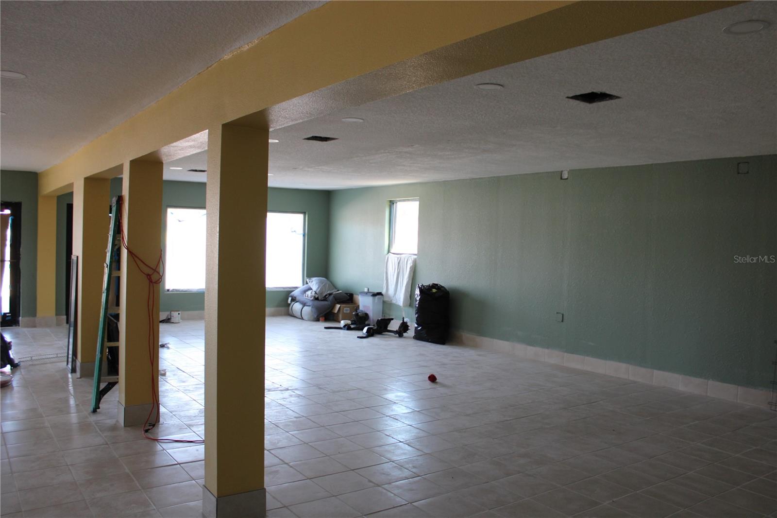 CITRUS HEIGHTS MANOR - Commercial Lease