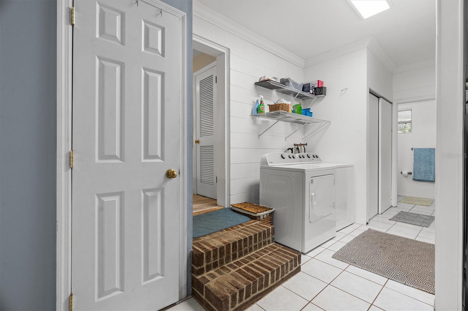 LAKE HOLDEN HILLS - Residential