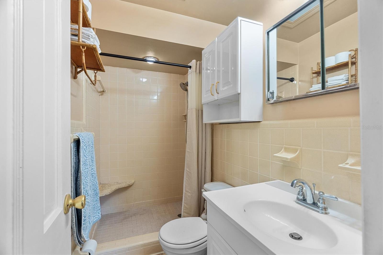 LAKE HOLDEN HILLS - Residential