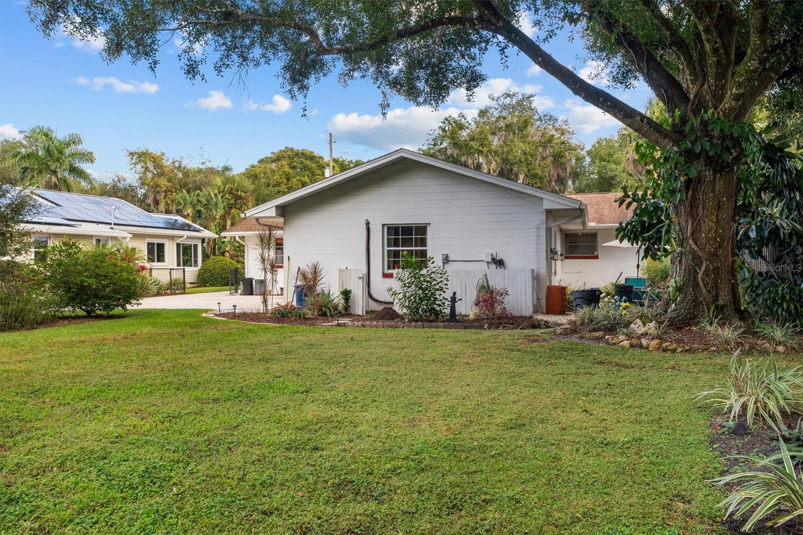 LAKE HOLDEN HILLS - Residential