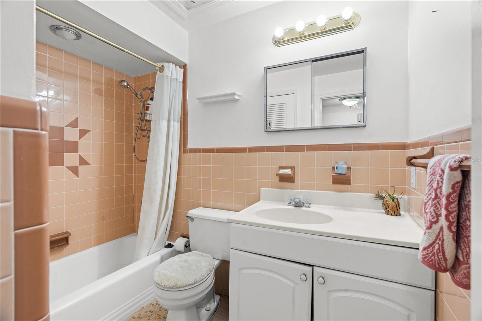 LAKE HOLDEN HILLS - Residential