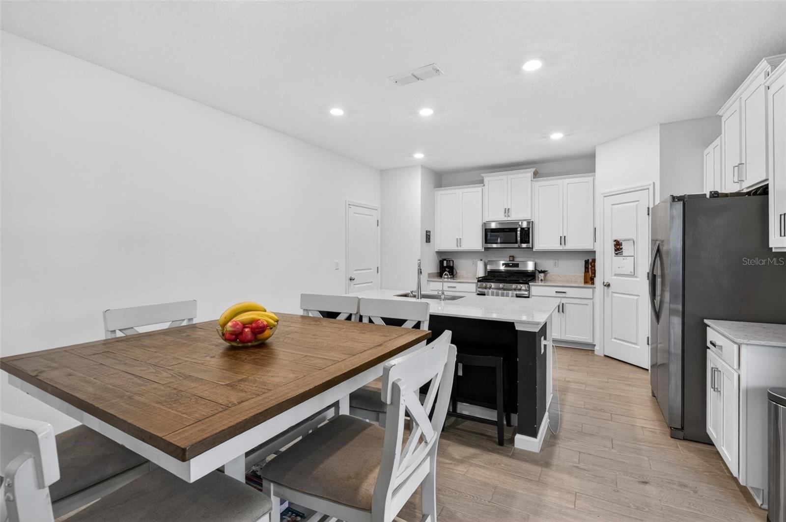 WHISPER CRK PH 11 UN B - Residential