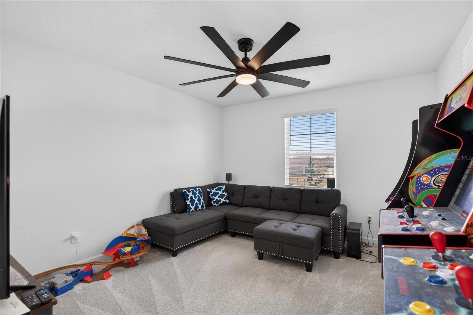 WHISPER CRK PH 11 UN B - Residential