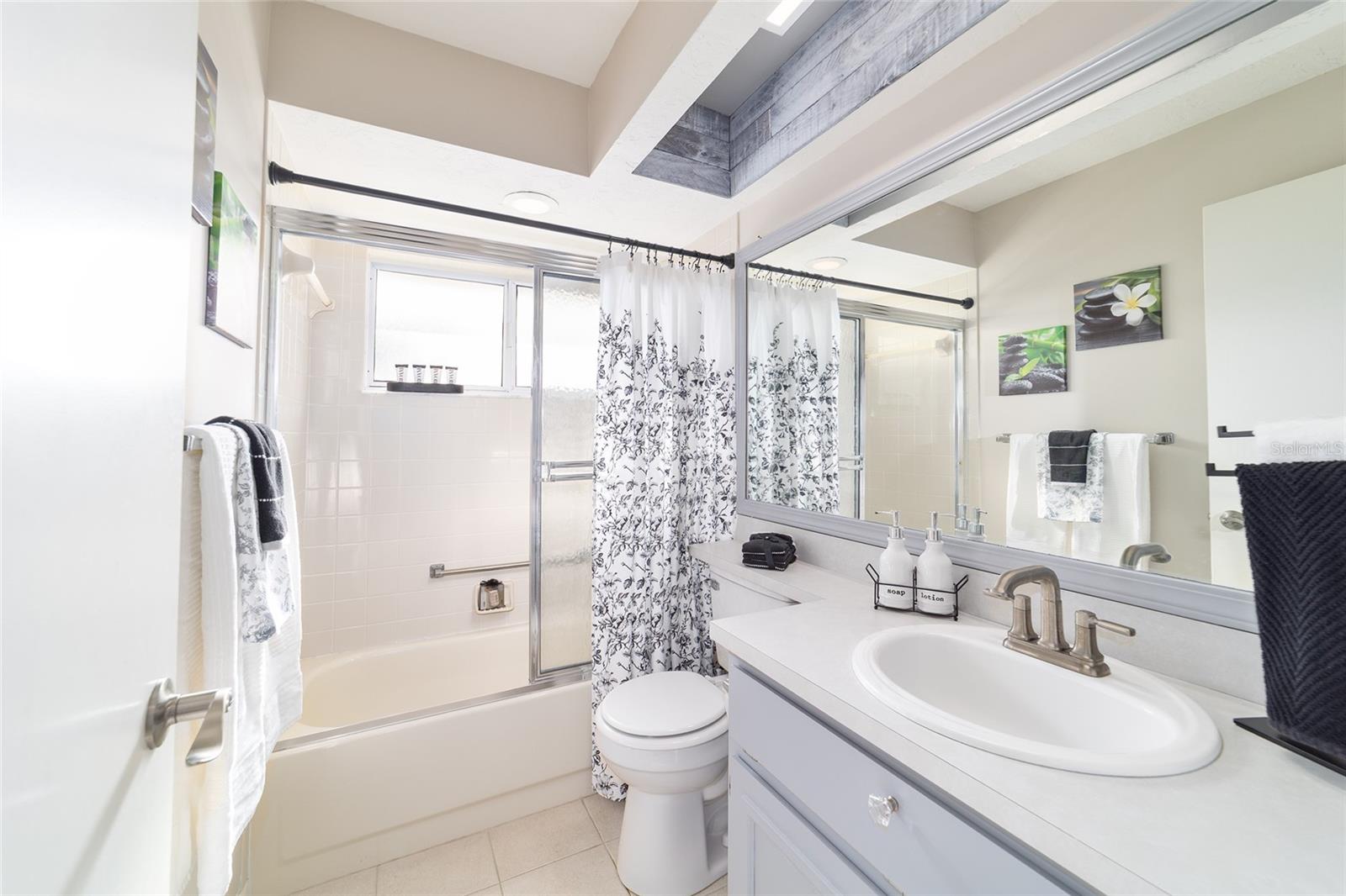 OAKWOOD VILLAGE - Residential