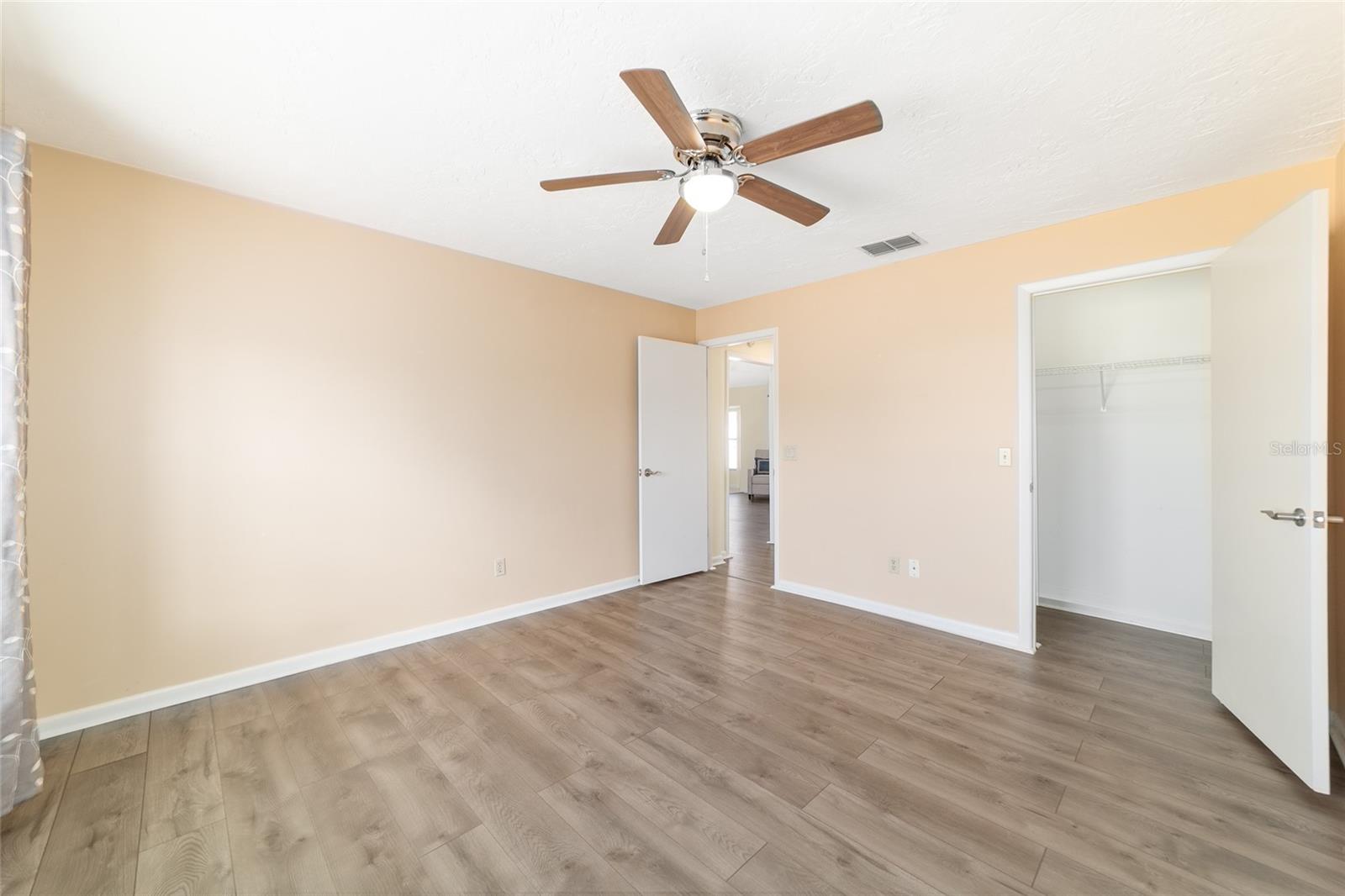 OAKWOOD VILLAGE - Residential