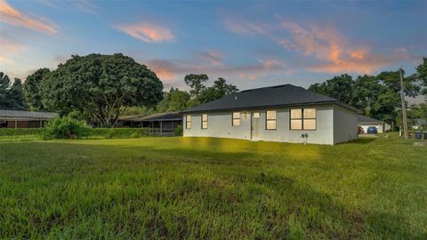 A home in AUBURNDALE