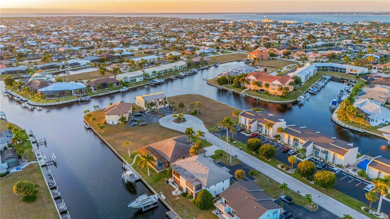 THREE STAGS - Residential