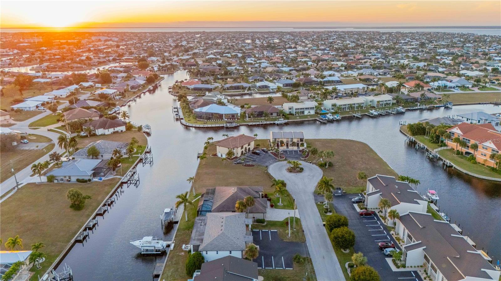 THREE STAGS - Residential