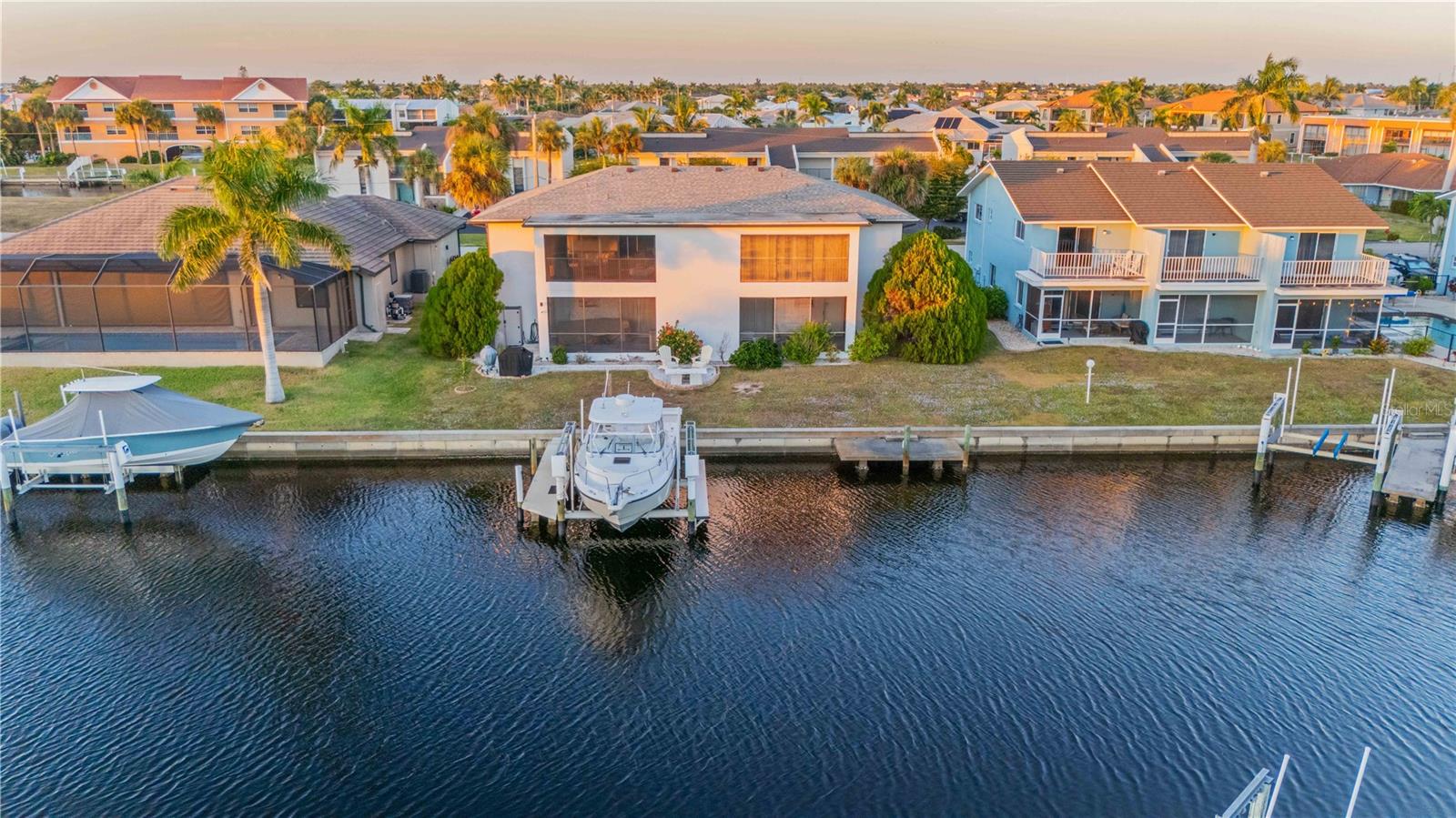 THREE STAGS - Residential