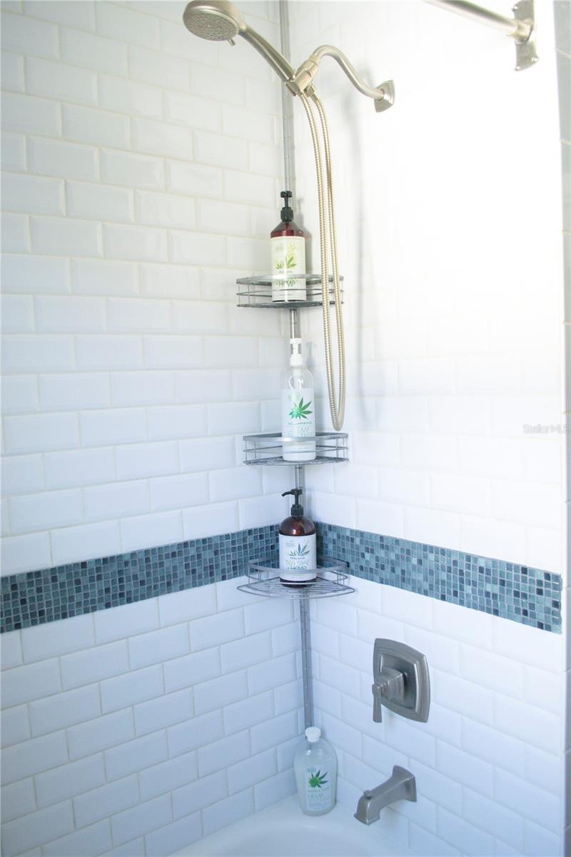 COLONIAL PLACE REV - Residential