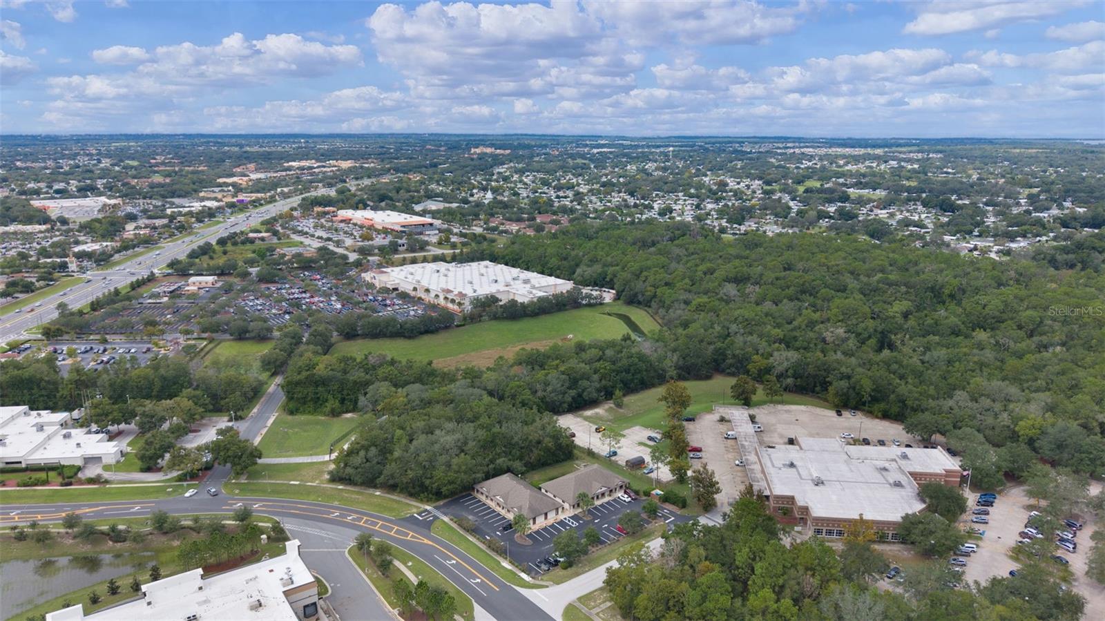 LADY LAKE CONANT - Commercial Sale