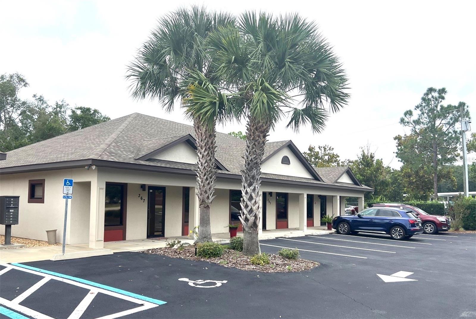 LADY LAKE CONANT - Commercial Sale