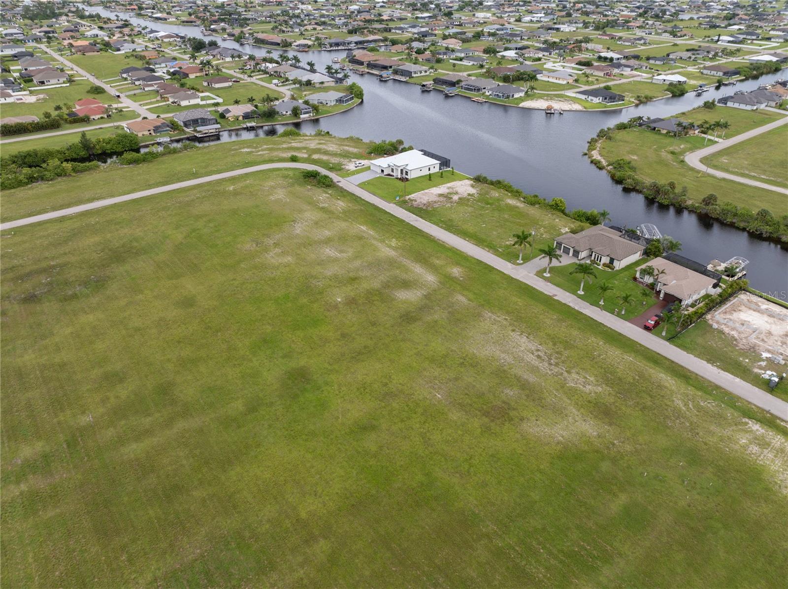 CAPE CORAL - Land