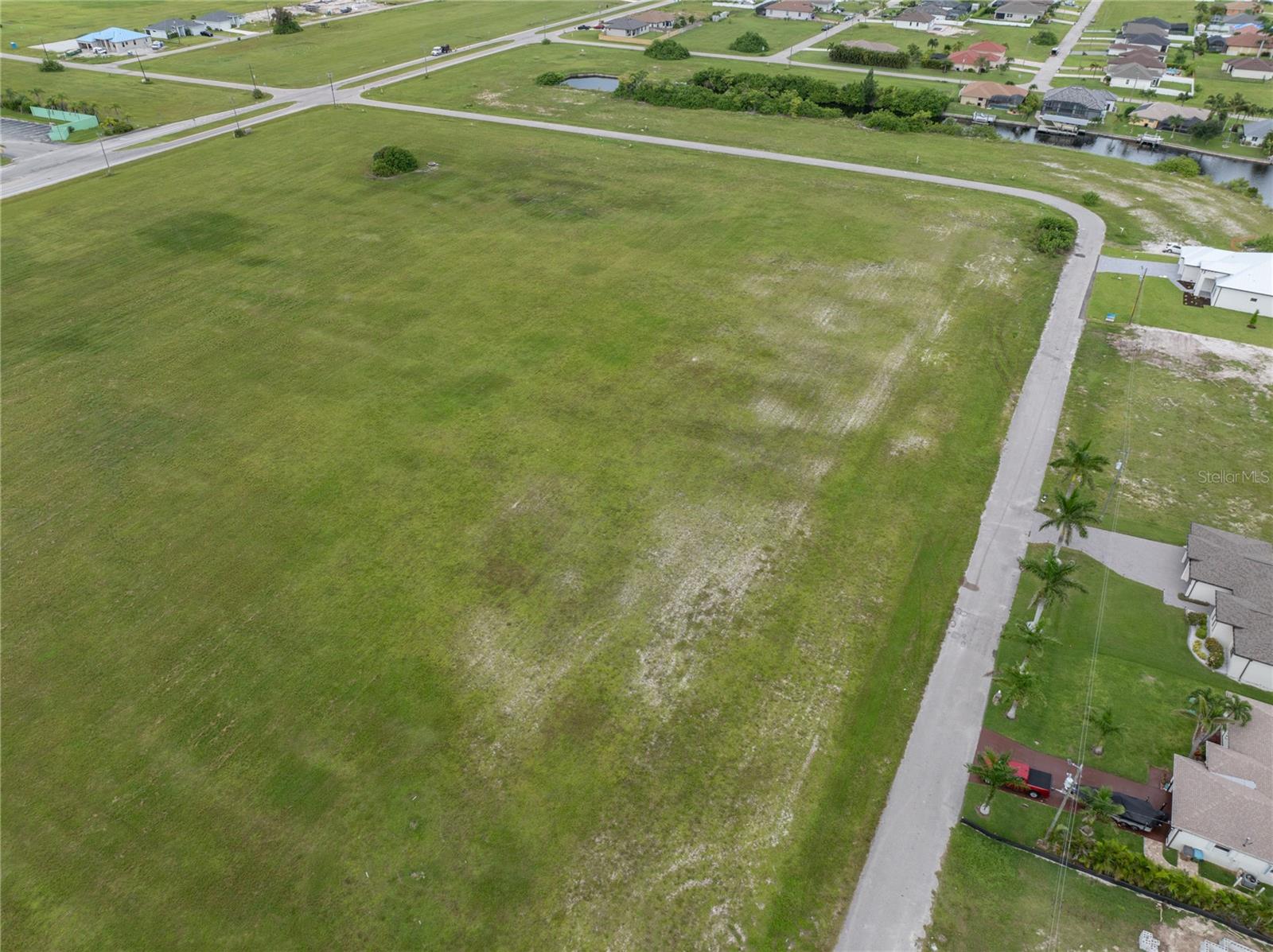 CAPE CORAL - Land