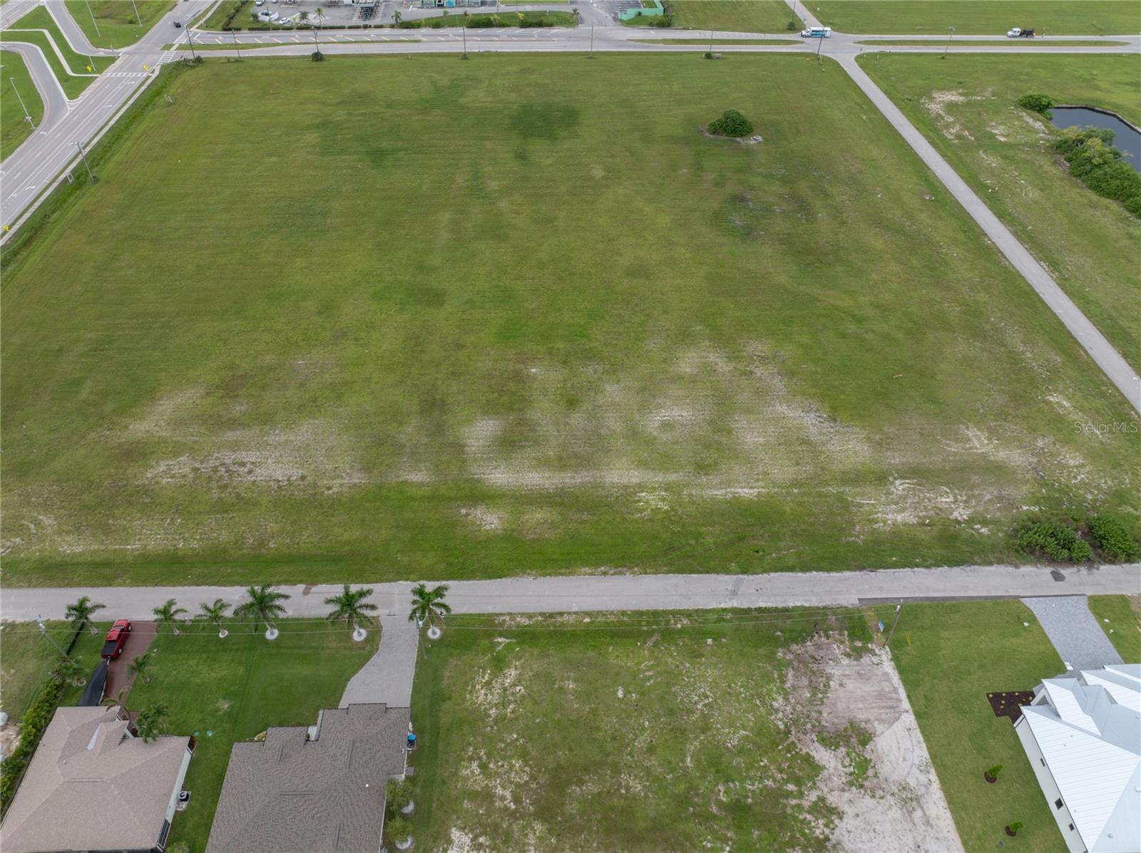 CAPE CORAL - Land