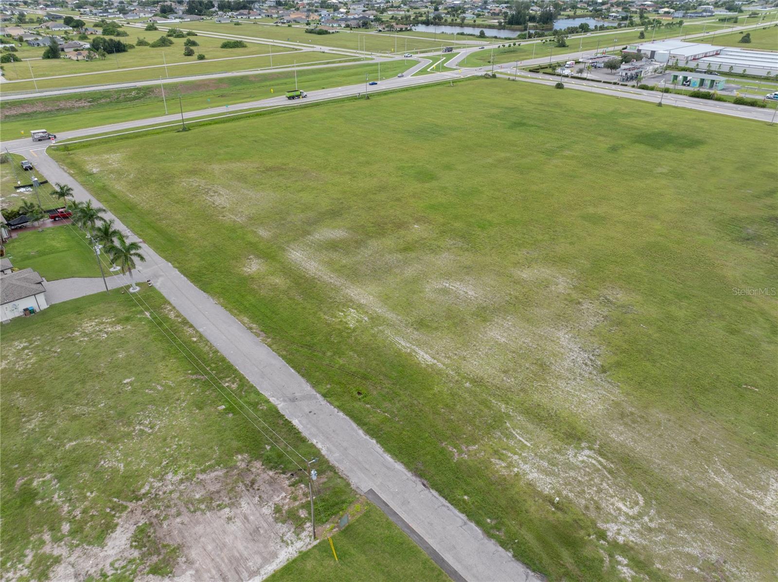 CAPE CORAL - Land