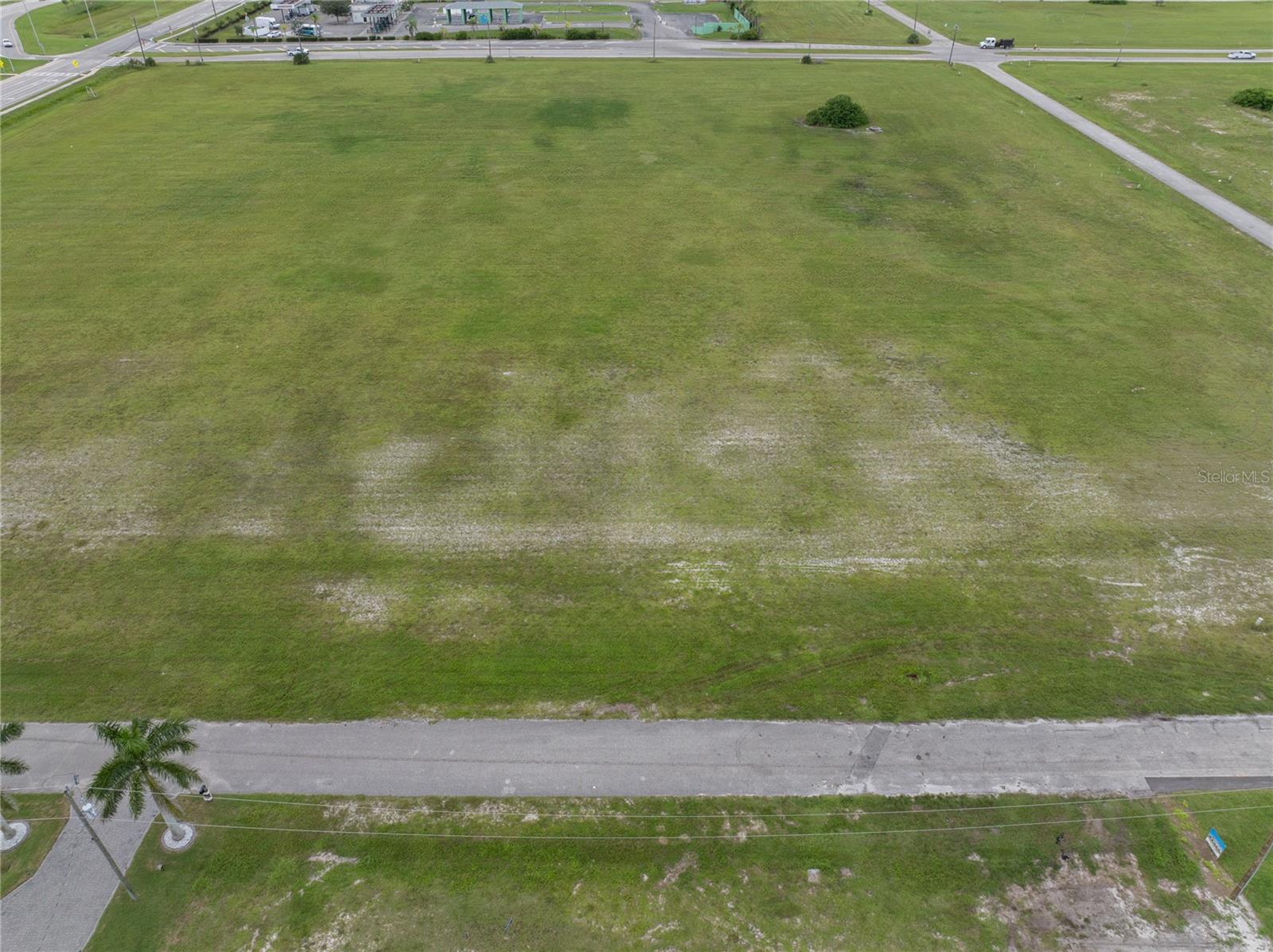 CAPE CORAL - Land