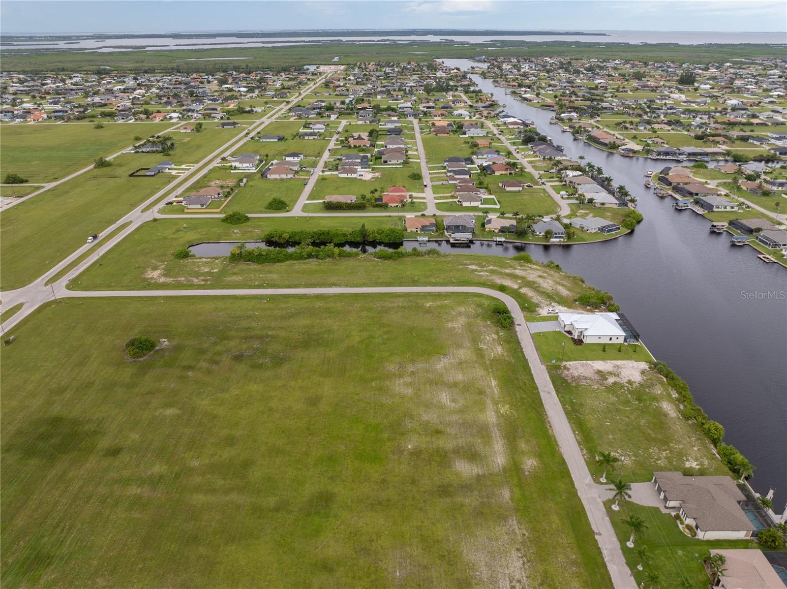 CAPE CORAL - Land