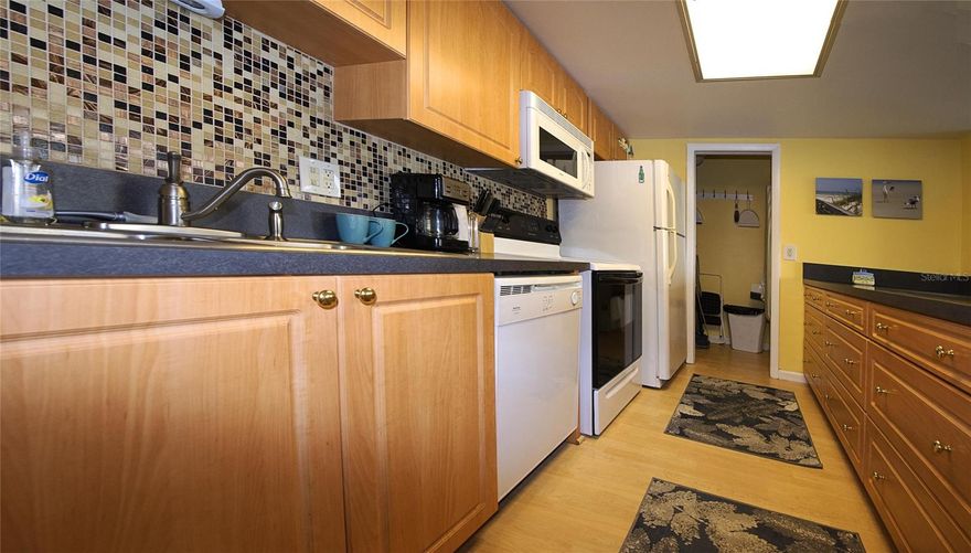 Direct ocean front - Sleeping accommodations: 1 king in PRIMARY BR, sleeper sofa in living room. 2 flat screens, two DVD, 2 leather recliners, and sofa. 25 ft. wrap around balcony. Beach chairs, boogie boards and pool items provided.  MINIMUM OF ONE WEEK RENTAL! 
Weekly rate: 1025.00 Monthly: 3075.00