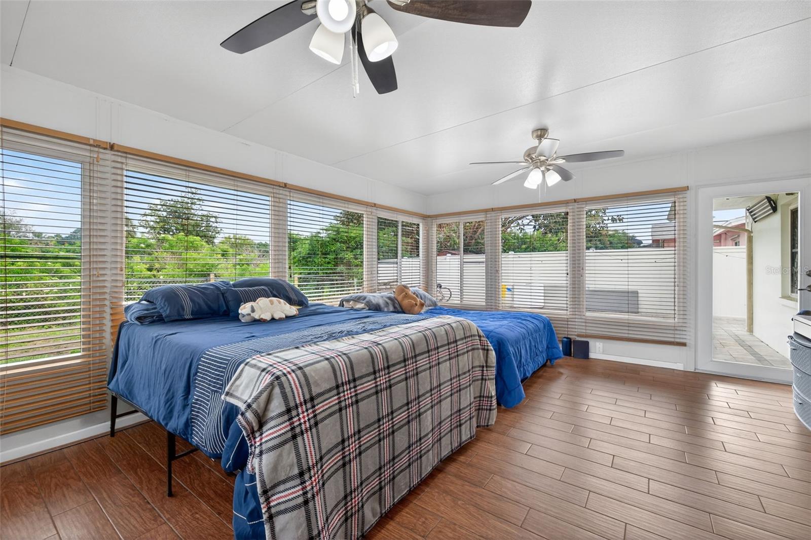 CURLEW CITY - Residential