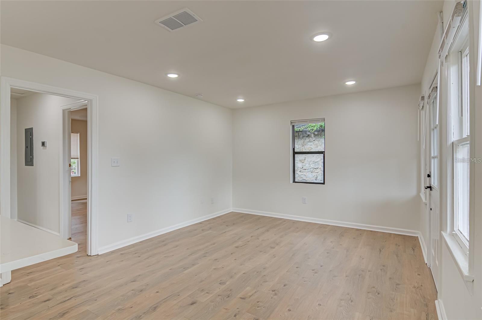 UNIVERSITY HEIGHTS - Residential Lease