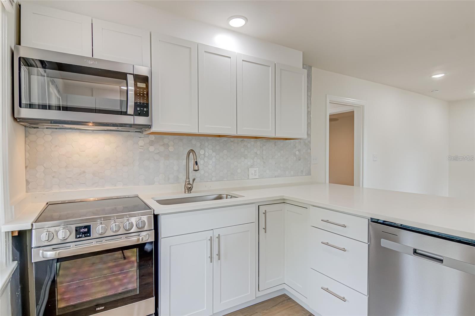 UNIVERSITY HEIGHTS - Residential Lease