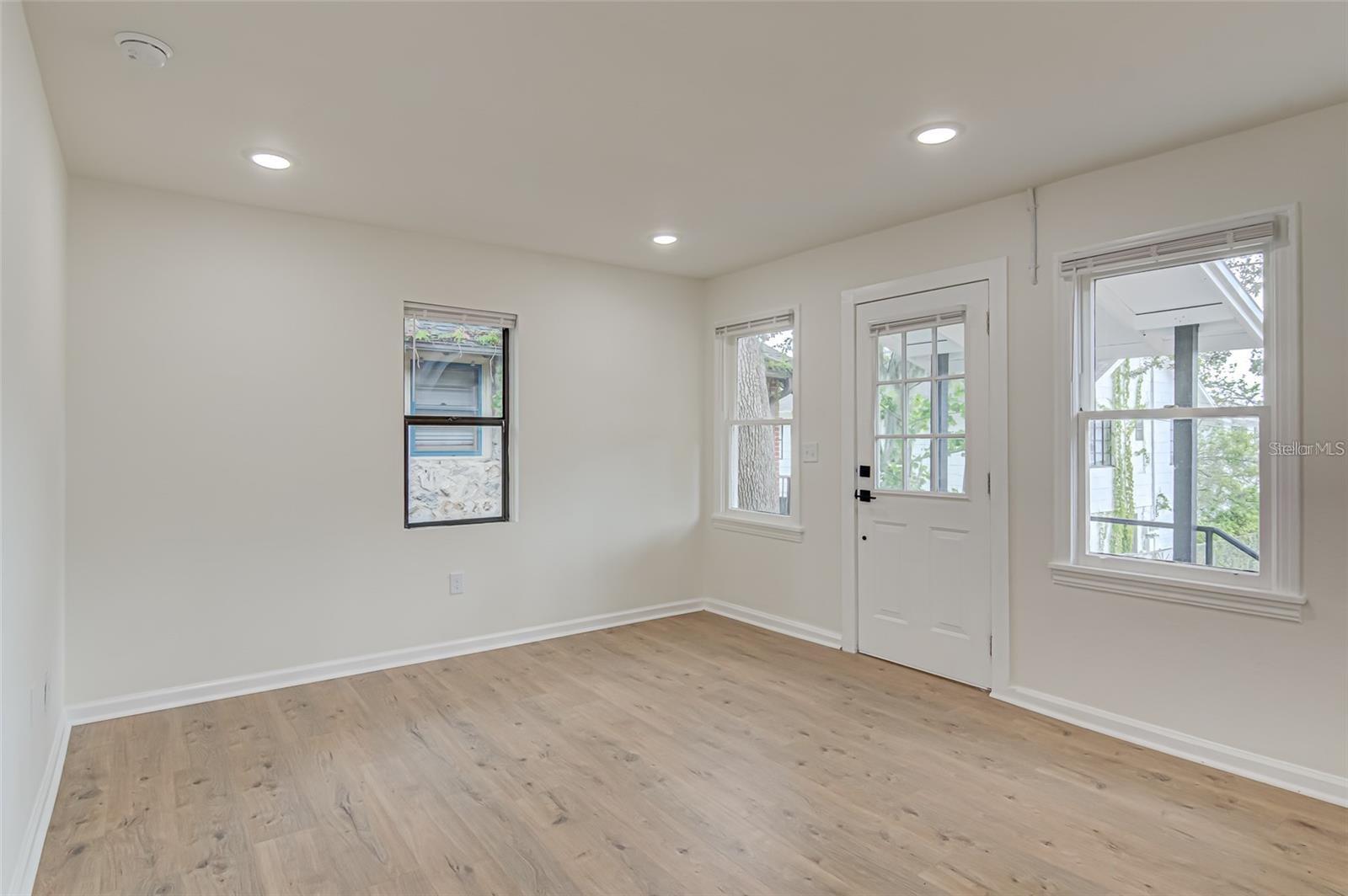 UNIVERSITY HEIGHTS - Residential Lease