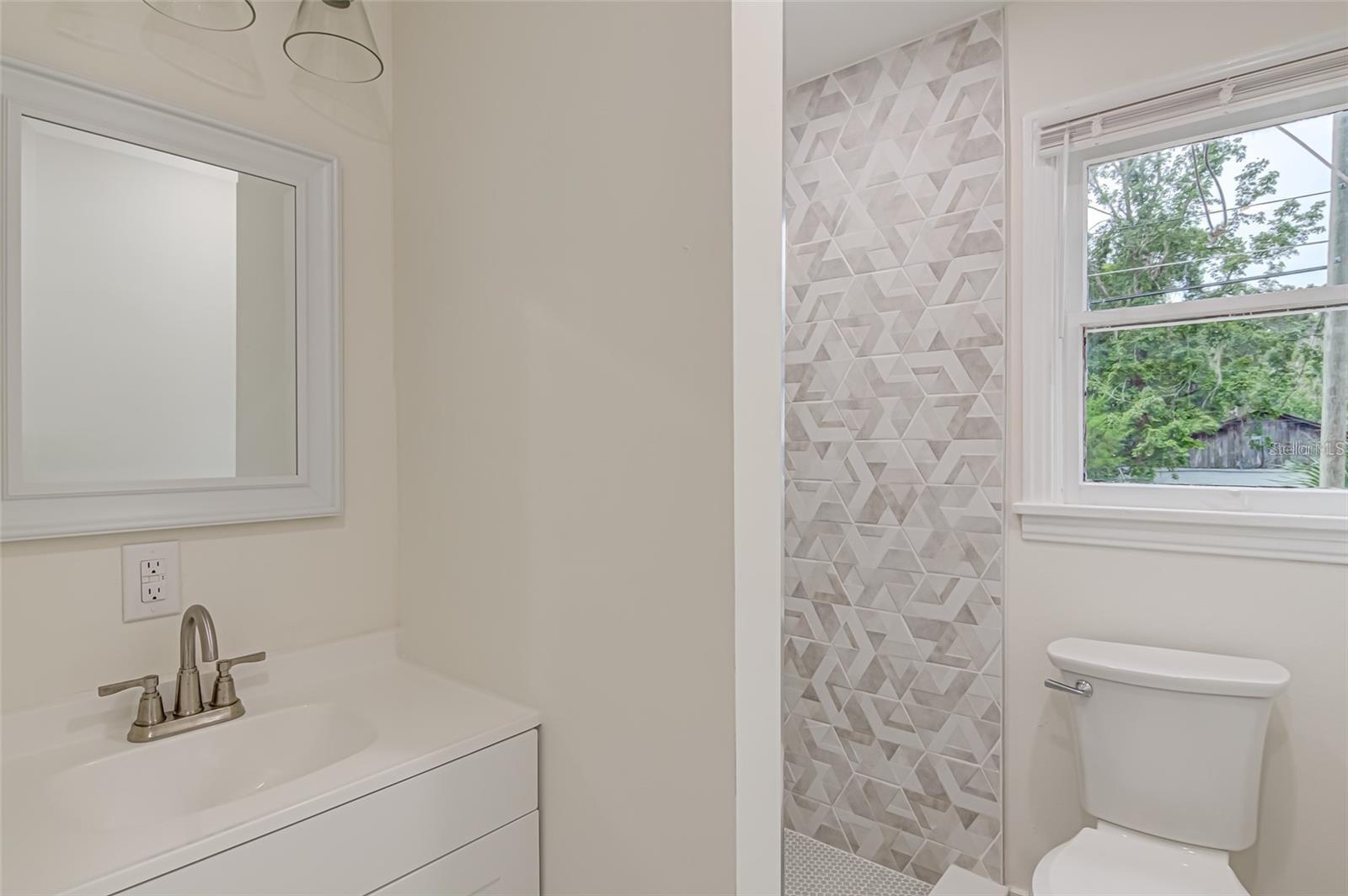 UNIVERSITY HEIGHTS - Residential Lease