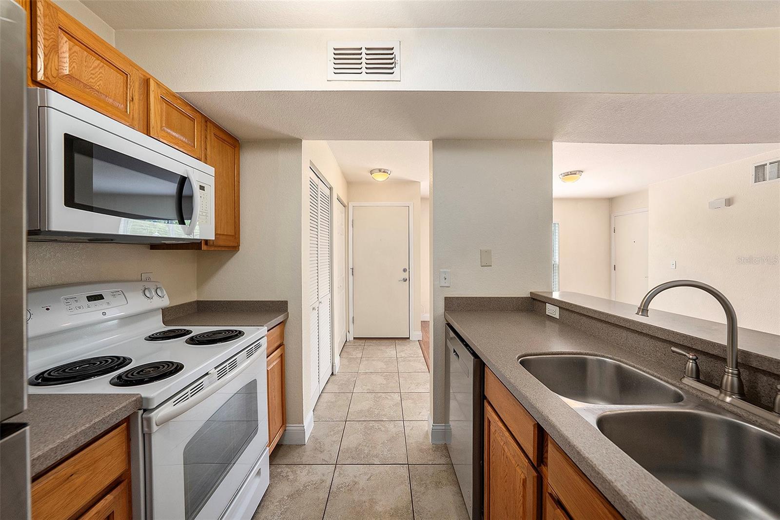 HARBOR CLUB CONDO - Residential Lease