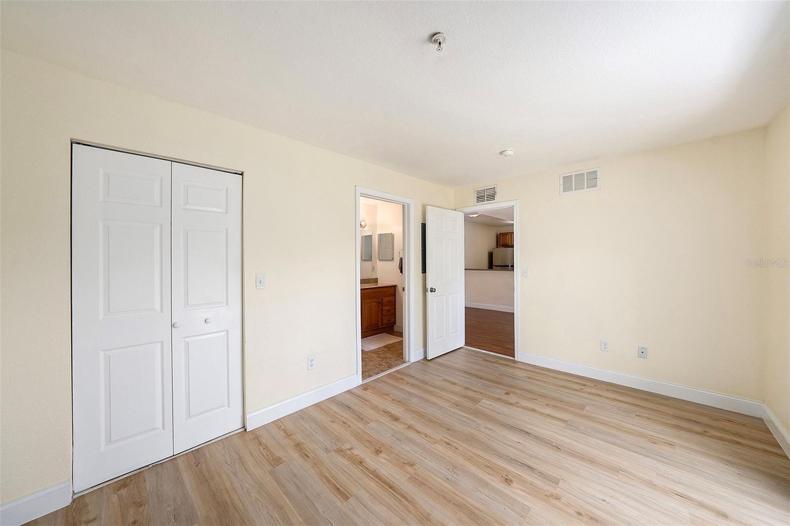 HARBOR CLUB CONDO - Residential Lease