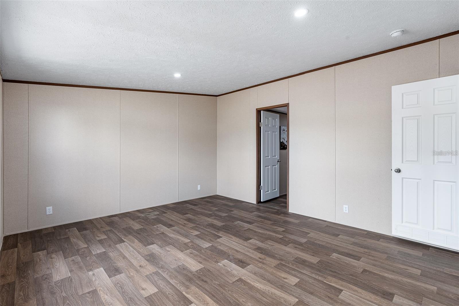 GARDENIA PB 11 PG 9 - Residential Lease