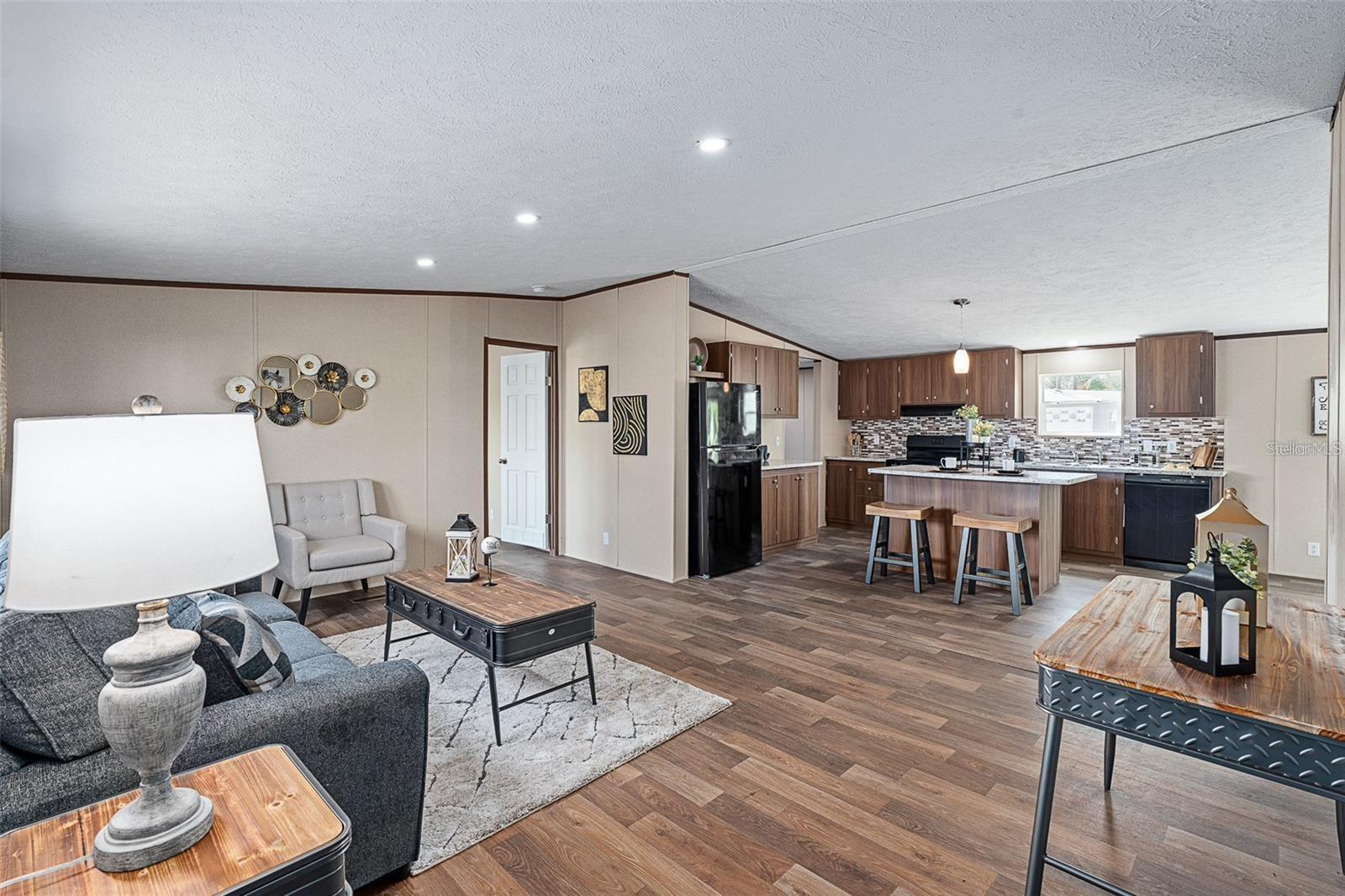 GARDENIA PB 11 PG 9 - Residential Lease