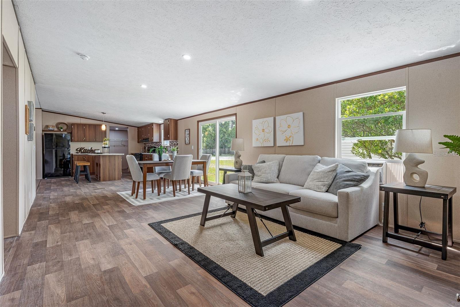 GARDENIA PB 11 PG 9 - Residential Lease