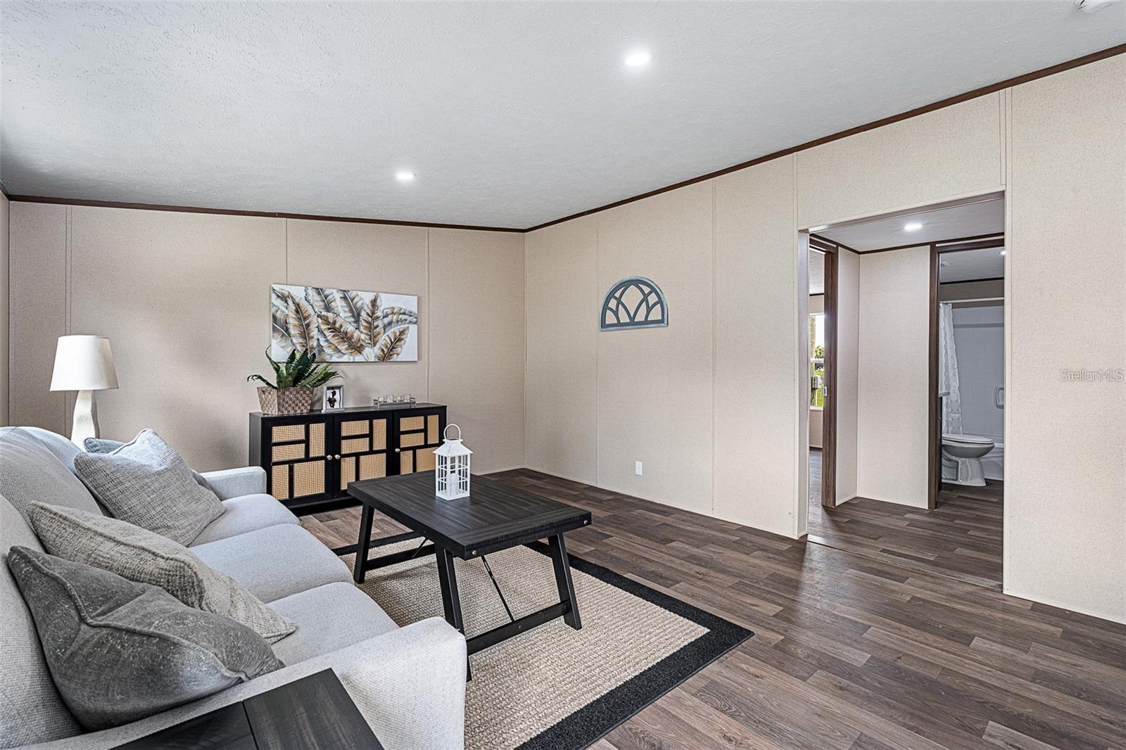 GARDENIA PB 11 PG 9 - Residential Lease