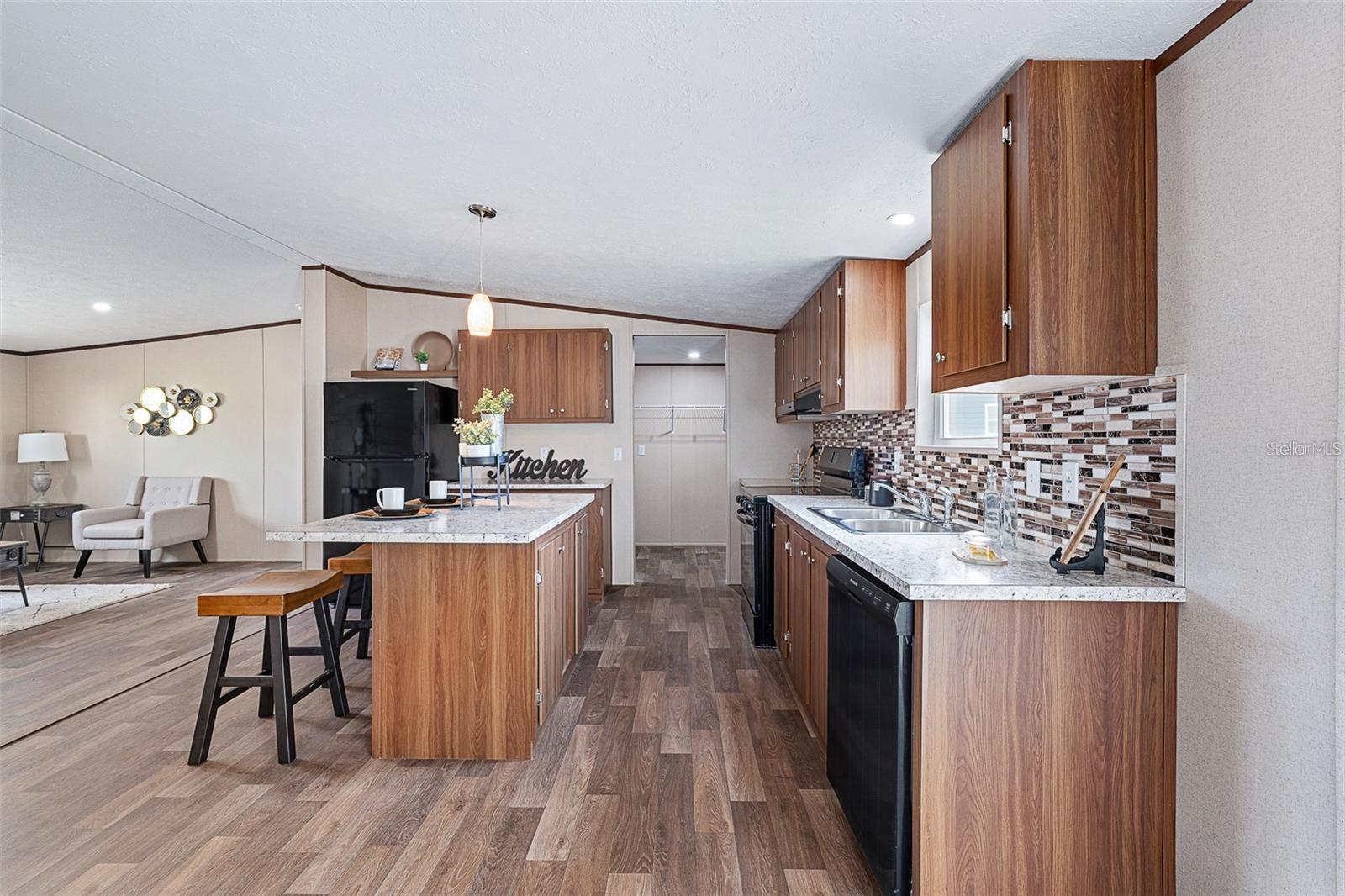 GARDENIA PB 11 PG 9 - Residential Lease