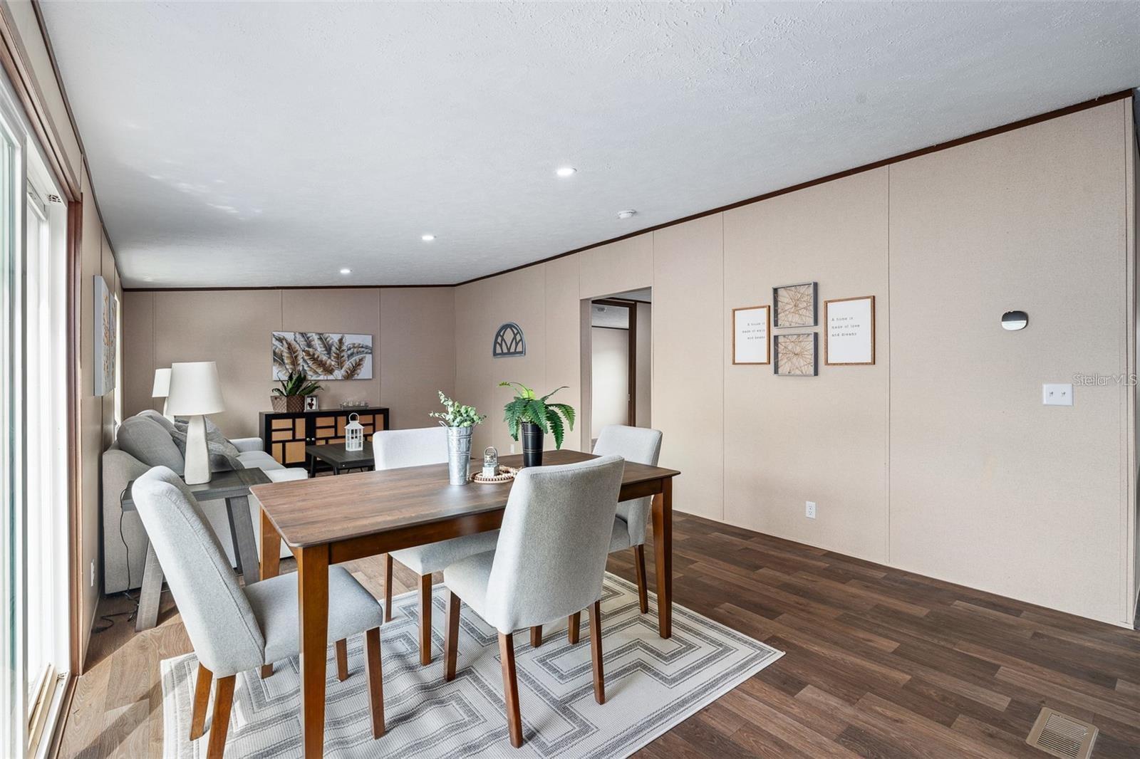 GARDENIA PB 11 PG 9 - Residential Lease