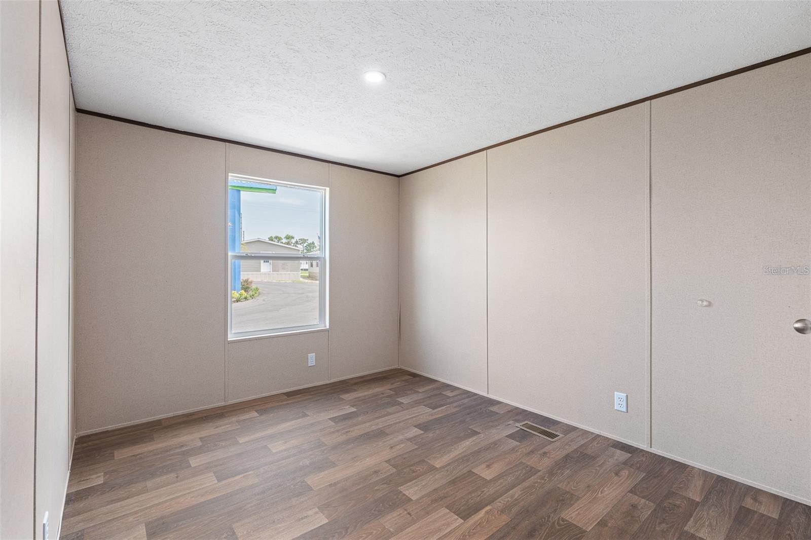 GARDENIA PB 11 PG 9 - Residential Lease