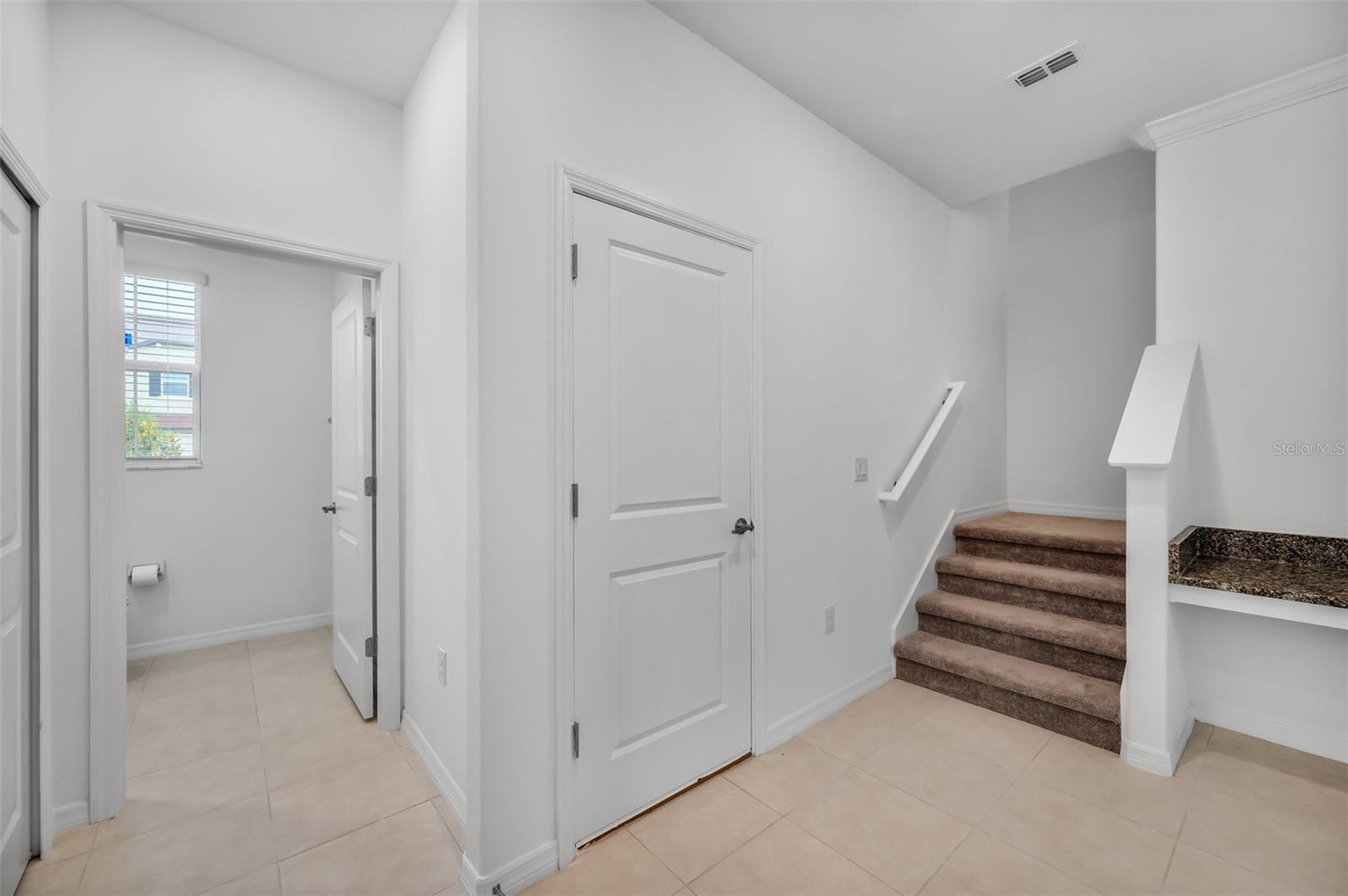 TOWNES/VERIDIAN - Residential Lease