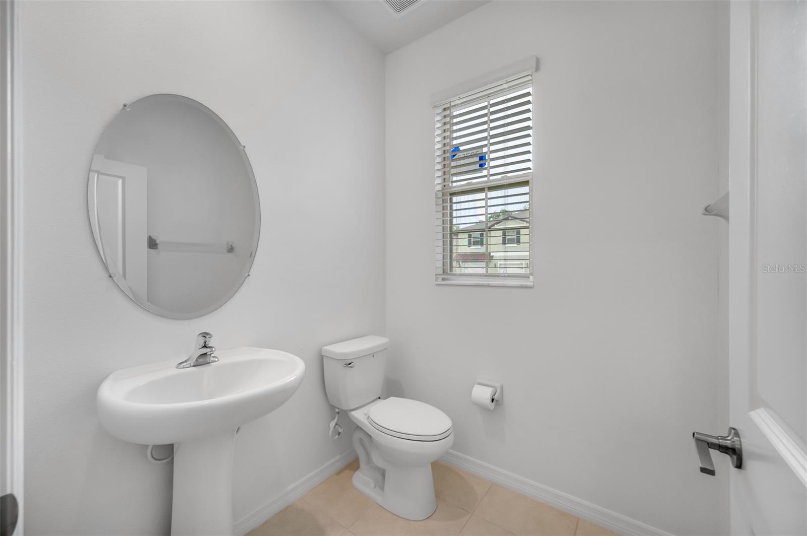 TOWNES/VERIDIAN - Residential Lease