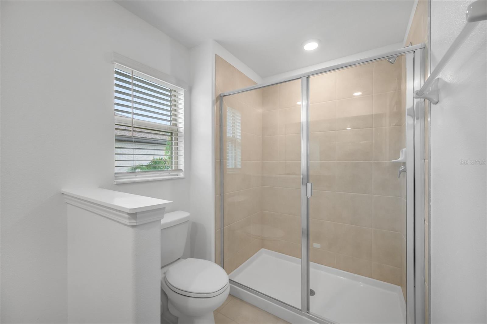 TOWNES/VERIDIAN - Residential Lease