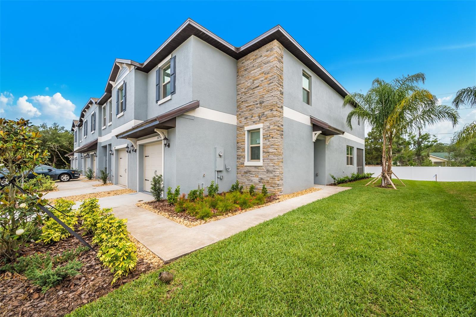 TOWNES/VERIDIAN - Residential Lease