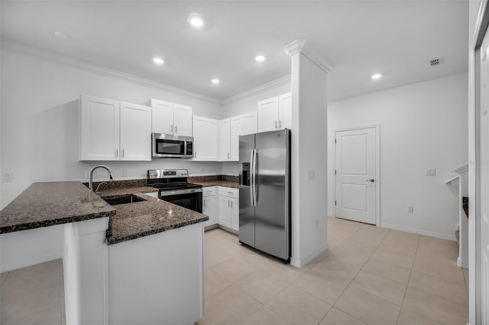 TOWNES/VERIDIAN - Residential Lease